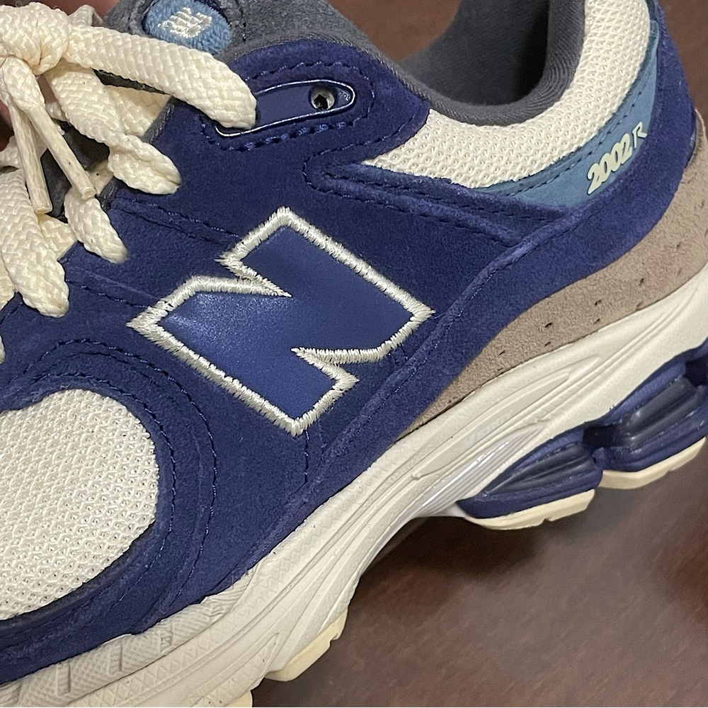 NEW BALANCE 2002 NIGHT TIDE - Picture 2 of 8